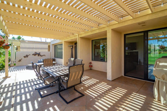 628 Hospitality Drive, Rancho Mirage CA: https://media.crmls.org/mediaz/f1c19036-2528-438a-8c78-697e2146760e.jpg