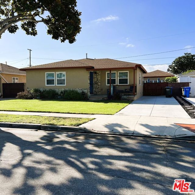 2704 184th Street, Redondo Beach, California 90278, 3 Bedrooms Bedrooms, ,1 BathroomBathrooms,Residential,Sold,184th,23316157