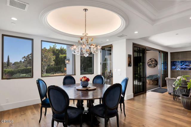 45 Valley Vista Drive, Camarillo CA: https://media.crmls.org/mediaz/f1c31258-a951-4452-8df6-04a37555a0e3.jpg