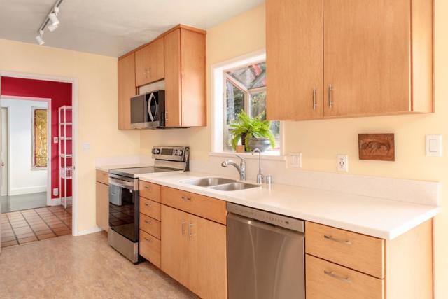 515 Bean Hollow Road, Pescadero CA: https://media.crmls.org/mediaz/f1c347be-f4d7-43b1-8e76-90c8478c56b4.jpg