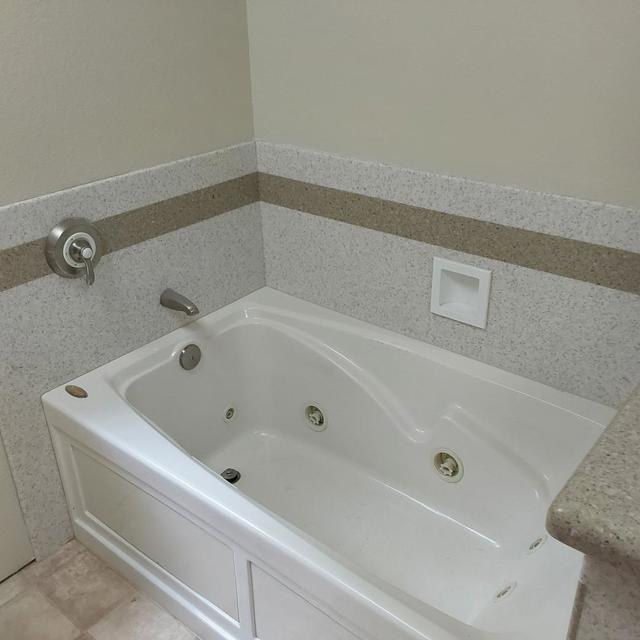 5051 Arctic Lane, Somerset CA: https://media.crmls.org/mediaz/f1c34d7c-5925-4827-9049-522cec35bfac.jpg