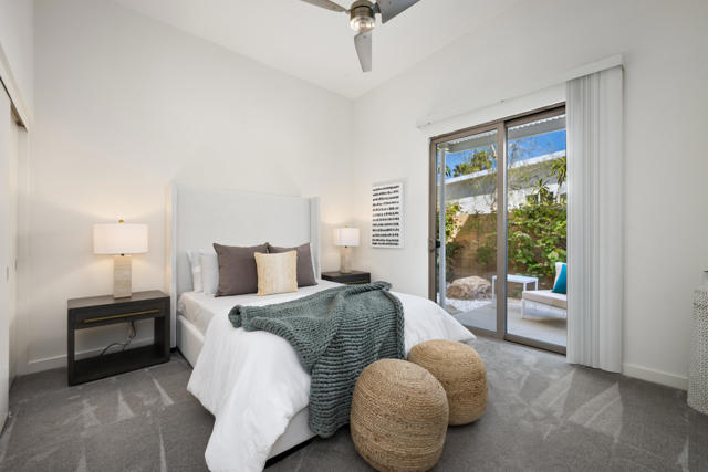 970 Oceo S Circle, Palm Springs CA: https://media.crmls.org/mediaz/f1c3b803-b798-4293-9c3f-13a510f00257.jpg
