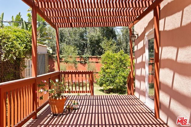 1541 Cardiff Avenue, Los Angeles CA: https://media.crmls.org/mediaz/f1c417b8-fef7-49f5-a6cf-f036851c6faa.jpg