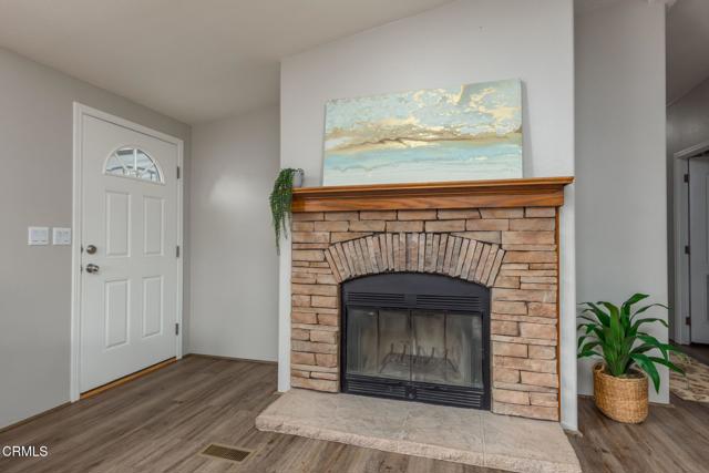 Detail Gallery Image 2 of 18 For 40 Debussy Ln #40,  Ventura,  CA 93003 - 3 Beds | 2 Baths