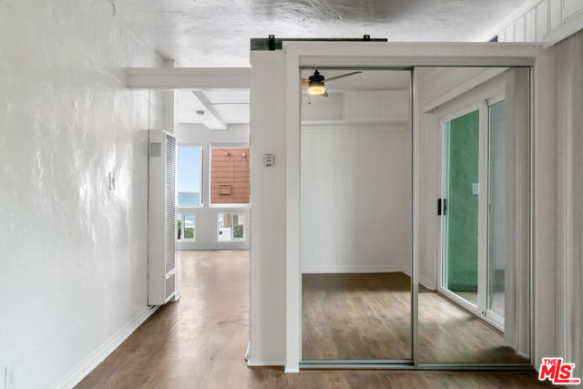 115 44th Street, Manhattan Beach CA: https://media.crmls.org/mediaz/f1c5047e-d3d5-41b6-b5fa-25d88336e6ac.jpg