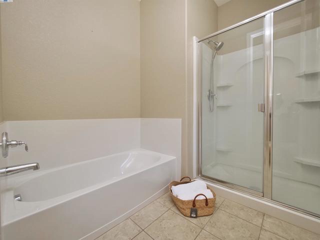 2419 Sienna Dr, Pittsburg CA: https://media.crmls.org/mediaz/f1c50dc3-049c-4bcc-9c6e-7d88b84c1f16.jpg