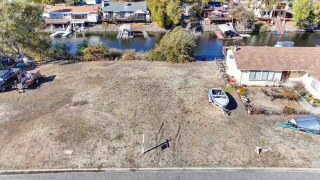 613 Bass Lane, Clearlake Oaks CA: https://media.crmls.org/mediaz/f1c59b23-9fae-4df7-9ebf-c3eb958a8da6.jpg