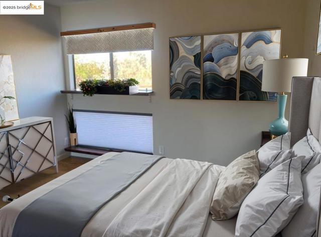 190 Cleaveland Rd, Pleasant Hill CA: https://media.crmls.org/mediaz/f1c6270b-16fc-4e92-8a95-0679b1d15964.jpg