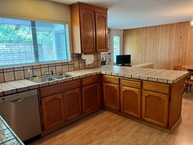 701 Christine Drive, Palo Alto CA: https://media.crmls.org/mediaz/f1c6299a-3b69-4ced-9317-a0d6a9d99510.jpg