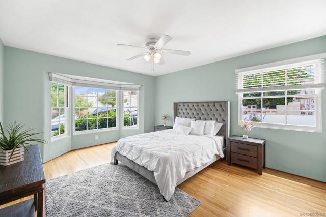 1205 Park Row, La Jolla CA: https://media.crmls.org/mediaz/f1c6e985-9ef2-4ef7-b7bd-aca59956f48d.jpg