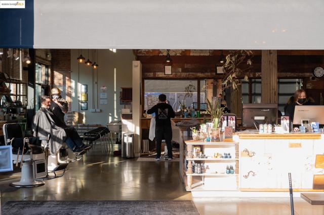 438 W Grand Ave, Oakland CA: https://media.crmls.org/mediaz/f1c77c00-f82e-49d5-bd62-7400bc880b22.jpg