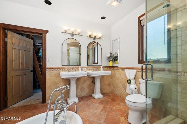 1203 Casa Grande Drive, Simi Valley CA: https://media.crmls.org/mediaz/f1c8b599-04f8-47cb-8bef-062551980700.jpg