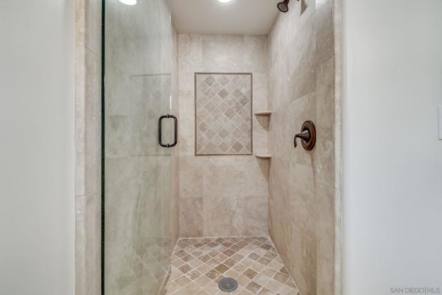 Image 19 of 47 For 7530 Draper Ave  2