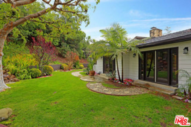 Image 3 for 8049 Briar Summit Dr, Los Angeles, CA 90046