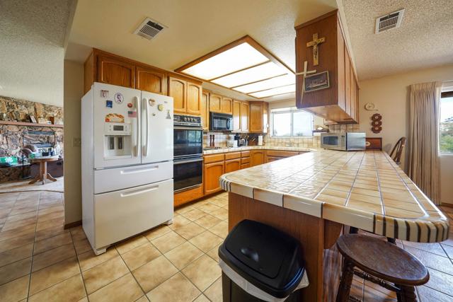 1250 E Old Julian Highway, Ramona CA: https://media.crmls.org/mediaz/f1ca1ea9-c512-4267-b43d-50acb37125a9.jpg