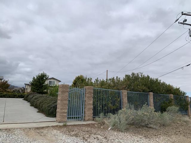 9020 Pionero Road, Pinon Hills CA: https://media.crmls.org/mediaz/f1ca3832-ed13-4446-8ff0-99504c966cb0.jpg