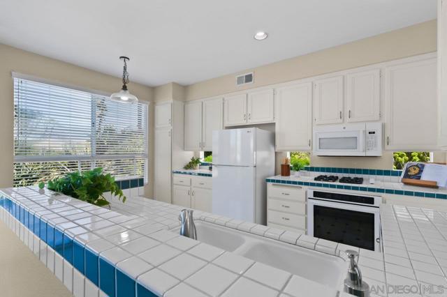 Image 13 of 37 For 13583 Scarsdale Way
