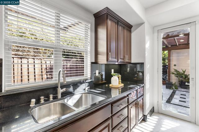 7509 Balmoral Way, San Ramon CA: https://media.crmls.org/mediaz/f1cb3618-7ed0-44c7-a507-79dfaa2a9885.jpg