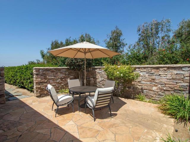 6095 Lake Vista Drive, Bonsall CA: https://media.crmls.org/mediaz/f1cc135b-3ff8-4e5b-acc6-3a61717e1043.jpg