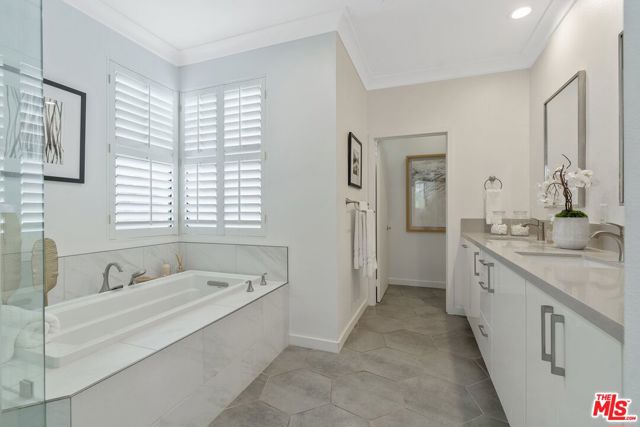 12923 Bluff Creek Drive, Los Angeles CA: https://media.crmls.org/mediaz/f1cc944e-0b83-495d-ac37-16f6f67c2128.jpg