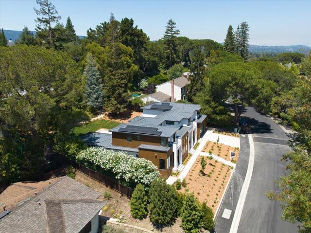 1025 Continental Drive, Menlo Park CA: https://media.crmls.org/mediaz/f1ccb0de-2b05-4392-8834-16b6c76cc3d3.jpg