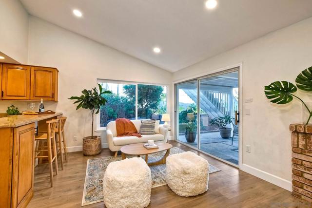 7219 Mimosa Dr, Carlsbad CA: https://media.crmls.org/mediaz/f1ccb46f-d7f2-44f9-92a7-1627c1761f33.jpg