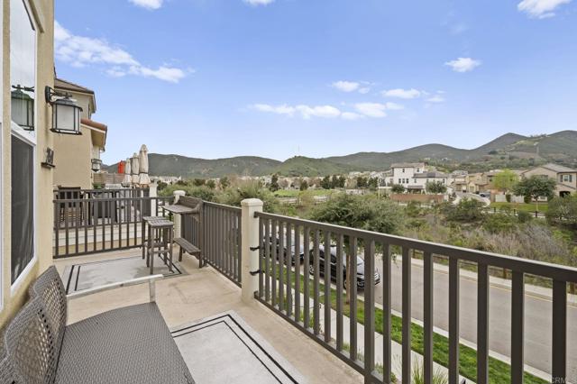 Detail Gallery Image 2 of 55 For 21541 Trail Blazer Ln, Escondido,  CA 92029 - 3 Beds | 3/1 Baths