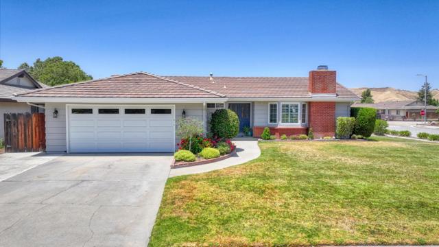 22800 Bravo Place, Salinas CA: https://media.crmls.org/mediaz/f1cd4864-34e5-4298-9d1e-ff8f6e1c528c.jpg
