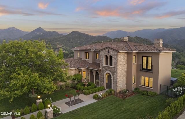 82 Queens Garden Drive, Thousand Oaks CA: https://media.crmls.org/mediaz/f1cd506b-f591-44c2-bdc7-a499127cc4ab.jpg