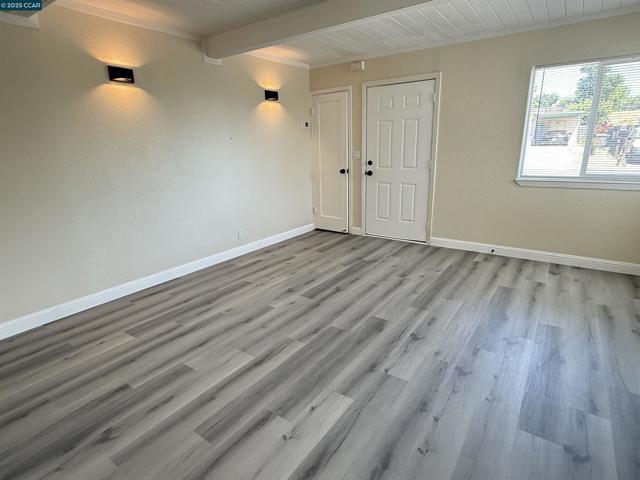 457 La Jolla St, Vallejo CA: https://media.crmls.org/mediaz/f1ce571e-6a6d-460c-a8bd-55f50dcb0d1b.jpg