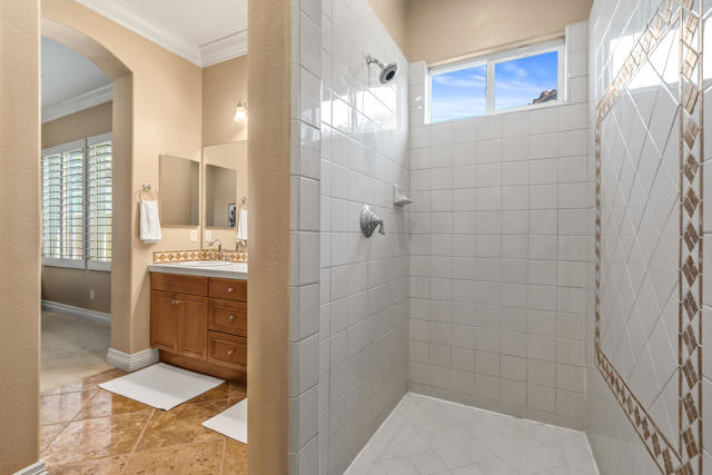 56925 Mountain, La Quinta CA: https://media.crmls.org/mediaz/f1ce6bd8-5a44-449f-b709-e1a627809d2c.jpg