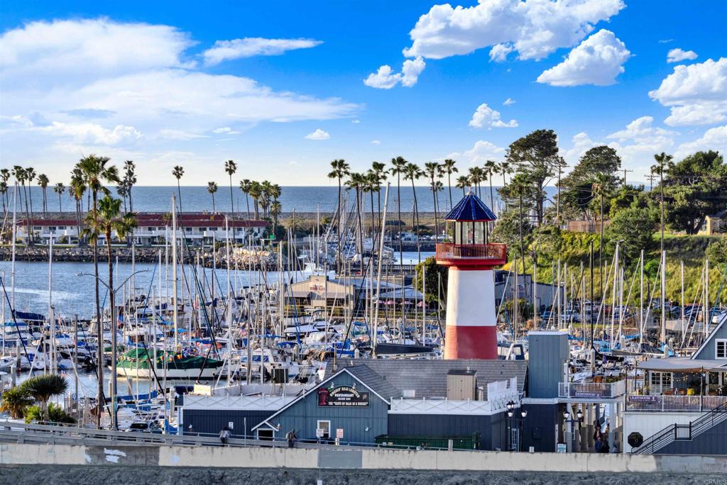 https://media.crmls.org/mediaz/f1ce88d7-19c6-4d1d-bdbe-f5cfaaac65e7.jpg?preset=X-Large