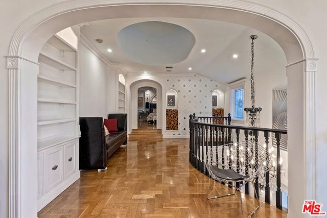 725 N Faring Road, Los Angeles CA: https://media.crmls.org/mediaz/f1ceb561-f9a4-4897-acf7-3d7e44d17b8f.jpg