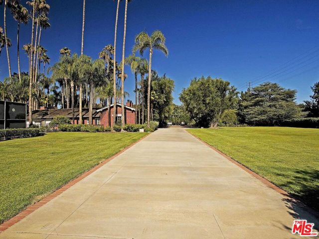 17545 Parthenia Street, Sherwood Forest CA: https://media.crmls.org/mediaz/f1ced876-08f5-4bfa-a17a-d86da8ec74e2.jpg
