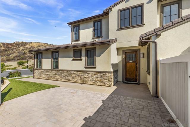 12410 Aria Ct, Poway CA: https://media.crmls.org/mediaz/f1cf23f7-53b7-4170-9833-4a67ead29089.jpg