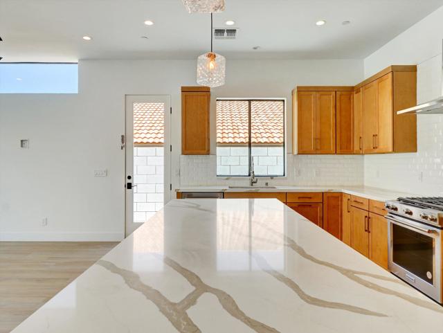 52120 Avenida Alvarado, La Quinta CA: https://media.crmls.org/mediaz/f1cf3617-2ae8-4c0f-88fe-b457d7614744.jpg