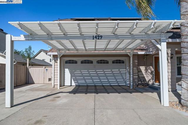 1429 BLUESAGE COURT, Tracy CA: https://media.crmls.org/mediaz/f1cff41e-ac74-484d-a2d8-35a7098f1e2f.jpg