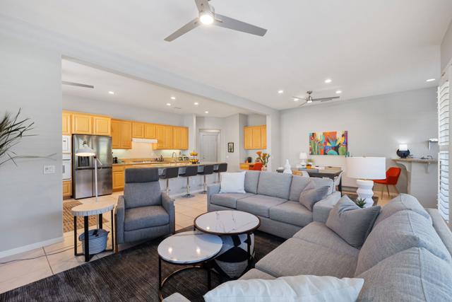 37 Shoreline Drive, Rancho Mirage CA: https://media.crmls.org/mediaz/f1d00882-18db-42d6-b5e3-c7eb089b427a.jpg