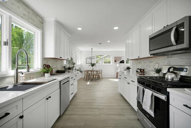 1662 Dorchester Pl, Concord CA: https://media.crmls.org/mediaz/f1d04cae-2aae-465b-b532-8892d7480f99.jpg