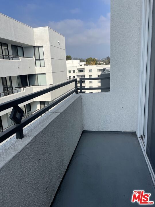 https://media.crmls.org/mediaz/f1d096fc-1719-4313-9c61-e81860bb9fc3.jpg?preset=X-Large