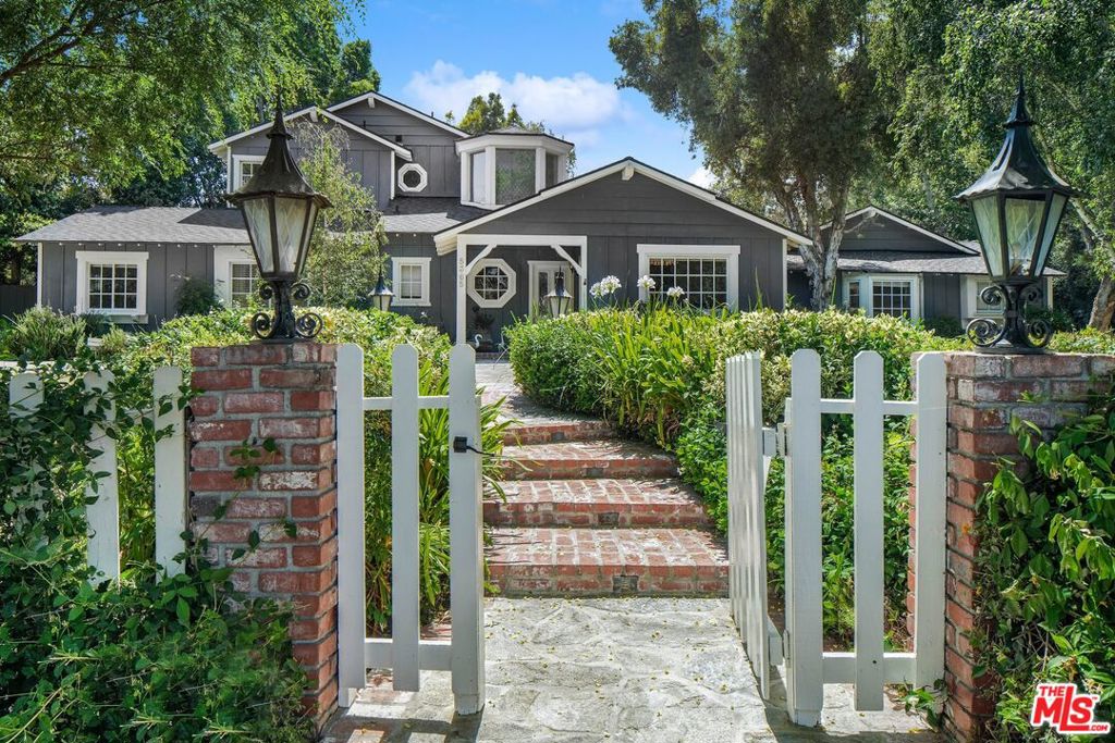 5365 Quakertown Avenue, Woodland Hills, CA 91364