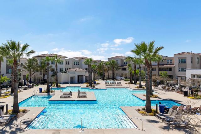 5402 Sand Arch Ln 199, San Diego CA: https://media.crmls.org/mediaz/f1d0c0d1-74d2-41d1-847d-4d30e2a0ff62.jpg