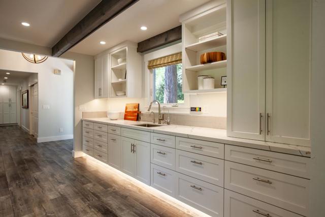 13945 Vista Regina, Saratoga CA: https://media.crmls.org/mediaz/f1d0d4d6-42fc-4f9c-a485-2975c54f5c1b.jpg