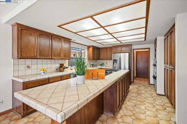 5690 Beaver Lane, Discovery Bay CA: https://media.crmls.org/mediaz/f1d1e6fa-7968-49b6-af07-1d2ba1a6bbf6.jpg