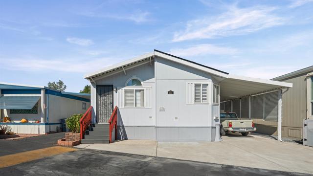 6460 Convoy Court, San Diego CA: https://media.crmls.org/mediaz/f1d217bb-8d98-4d76-9319-3208e8dd2313.jpg