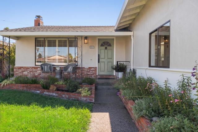 2259 Springfield Way, San Mateo CA: https://media.crmls.org/mediaz/f1d22783-409b-4da6-b2ca-37e8c24fa8f4.jpg