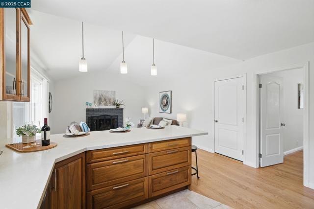 17 Bliss Ct., Pleasant Hill CA: https://media.crmls.org/mediaz/f1d37d4d-5b10-4030-aaac-9465da660bef.jpg