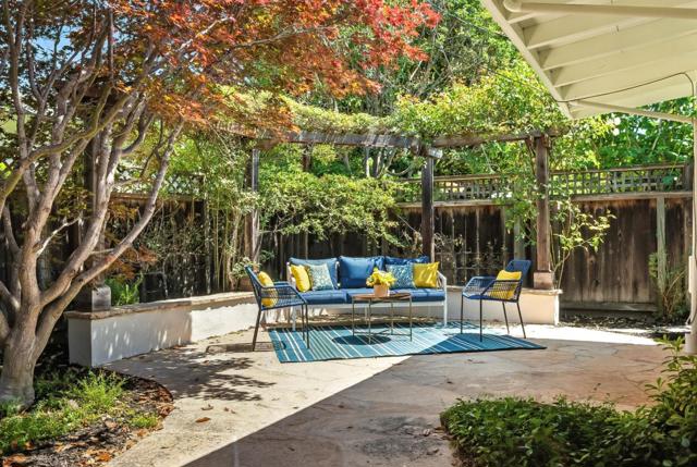 821 E Meadow Drive, Palo Alto CA: https://media.crmls.org/mediaz/f1d4a80e-b499-4658-8260-48e9202d4f50.jpg