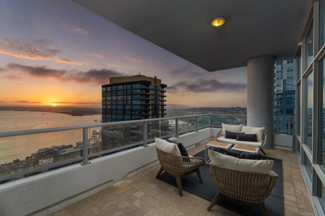 1262 Kettner Blvd, San Diego, California 92101, 2 Bedrooms Bedrooms, ,2 BathroomsBathrooms,Condominium,For Sale,Kettner Blvd,240029017SD