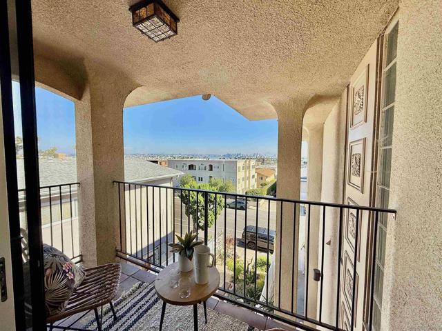 370 Rosecrans St, San Diego CA: https://media.crmls.org/mediaz/f1d68927-98aa-4663-9de1-424eec3fd8cd.jpg